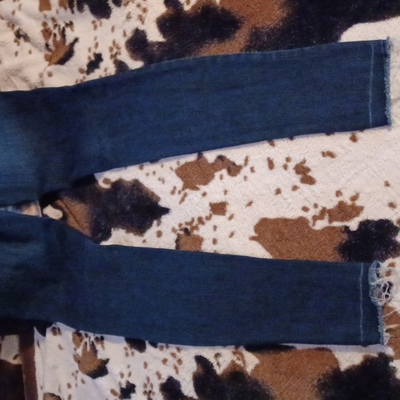 INDIGO REIN JEANS STRAIGHT SKINNY JEANS, JR. SIZE 1. FRAYED ANKLES. - Picture 7 of 9